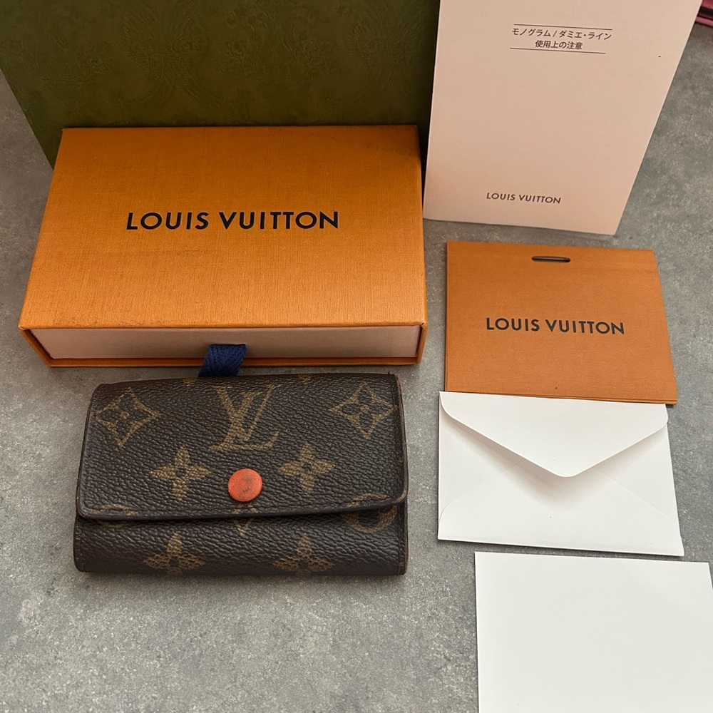 Vintage Louis Vuitton key holder